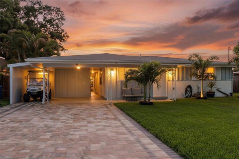 Villa ou maison à Dunedin, Floride 2 chambres, 109.62 m2 № 2237374