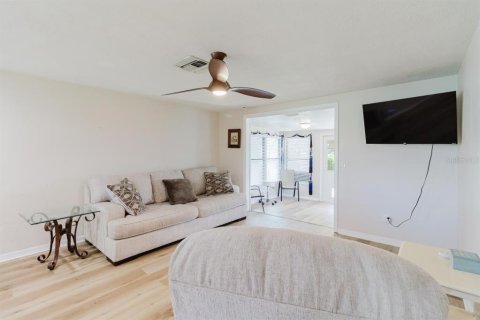 Villa ou maison à vendre à Dunedin, Floride: 2 chambres, 109.62 m2 № 2237374 - photo 13