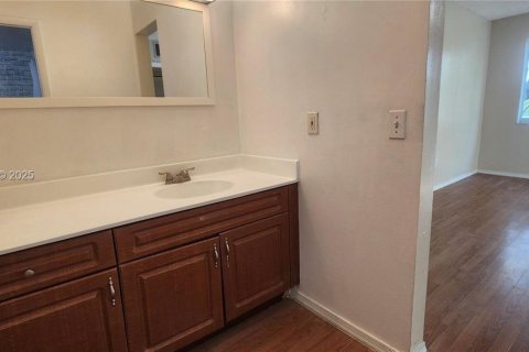 Condo in Homestead, Florida, 2 bedrooms № 1986748 - photo 7