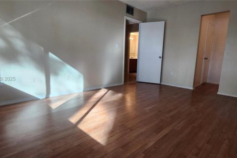 Condo in Homestead, Florida, 2 bedrooms № 1986748 - photo 14