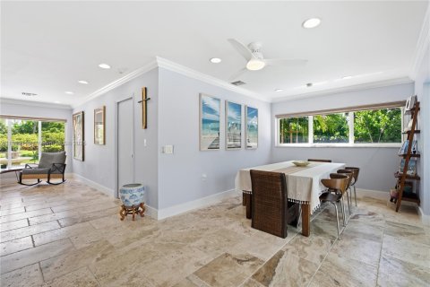 House in Lighthouse Point, Florida 3 bedrooms, 209.31 sq.m. № 1952039 - photo 14