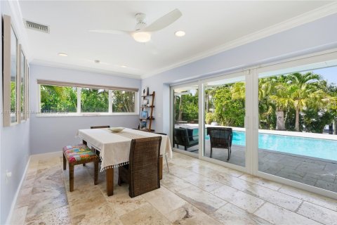House in Lighthouse Point, Florida 3 bedrooms, 209.31 sq.m. № 1952039 - photo 15