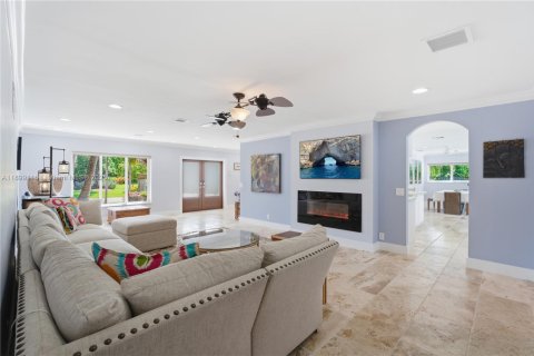 House in Lighthouse Point, Florida 3 bedrooms, 209.31 sq.m. № 1952039 - photo 9