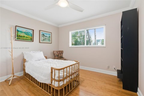 House in Lighthouse Point, Florida 3 bedrooms, 209.31 sq.m. № 1952039 - photo 20