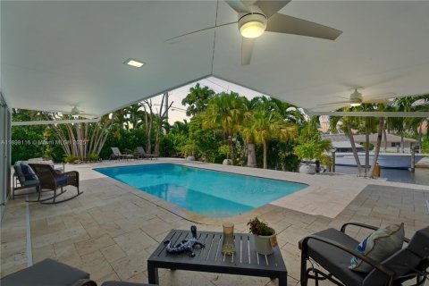 House in Lighthouse Point, Florida 3 bedrooms, 209.31 sq.m. № 1952039 - photo 6
