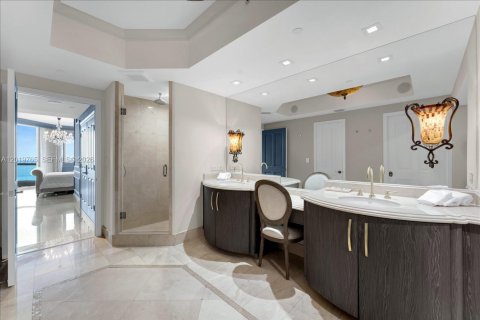 Condominio en alquiler en Sunny Isles Beach, Florida, 3 dormitorios, 205.69 m2 № 2260462 - foto 5