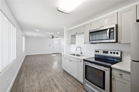 Apartment in Brandon, Florida 1 bedroom, 69.68 sq.m. № 2379453 - photo 11