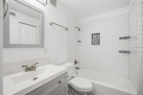 Apartment in Brandon, Florida 1 bedroom, 69.68 sq.m. № 2379453 - photo 13