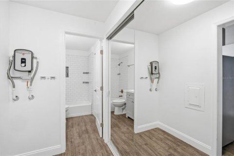 Apartment in Brandon, Florida 1 bedroom, 69.68 sq.m. № 2379453 - photo 12