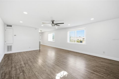 Apartment in Brandon, Florida 1 bedroom, 69.68 sq.m. № 2379453 - photo 6