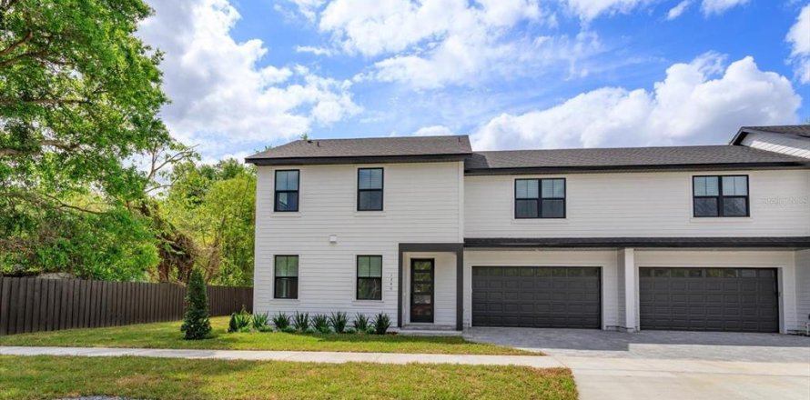 Duplex in Orlando, Florida 3 bedrooms, 162.67 sq.m. № 1615659
