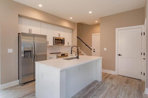 Duplex in Orlando, Florida 3 bedrooms, 162.67 sq.m. № 1615659 - photo 7