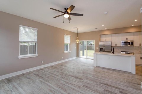Duplex in Orlando, Florida 3 bedrooms, 162.67 sq.m. № 1615659 - photo 5