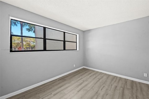 Condominio en venta en Pompano Beach, Florida, 2 dormitorios, 92.9 m2 № 1766445 - foto 19