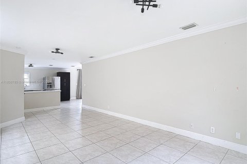 House in Cooper City, Florida 3 bedrooms, 193.61 sq.m. № 1739387 - photo 11