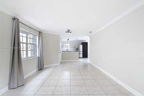 House in Cooper City, Florida 3 bedrooms, 193.61 sq.m. № 1739387 - photo 12