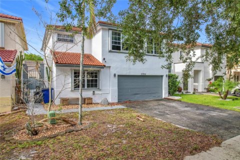 House in Cooper City, Florida 3 bedrooms, 193.61 sq.m. № 1739387 - photo 3