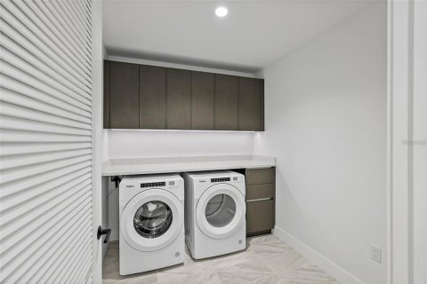 Condominio en alquiler en Saint Petersburg, Florida, 2 dormitorios, 213.4 m2 № 1919318 - foto 10
