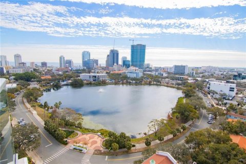Condominio en alquiler en Saint Petersburg, Florida, 2 dormitorios, 213.4 m2 № 1919318 - foto 15