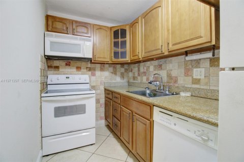 Condominio en venta en Miami, Florida, 2 dormitorios, 73.67 m2 № 2032128 - foto 11