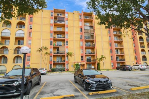Condominio en Miami, Florida, 2 dormitorios  № 2032128