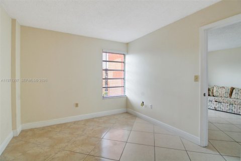 Condominio en venta en Miami, Florida, 2 dormitorios, 73.67 m2 № 2032128 - foto 9