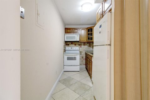 Condominio en venta en Miami, Florida, 2 dormitorios, 73.67 m2 № 2032128 - foto 10