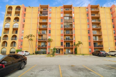 Condominio en venta en Miami, Florida, 2 dormitorios, 73.67 m2 № 2032128 - foto 2