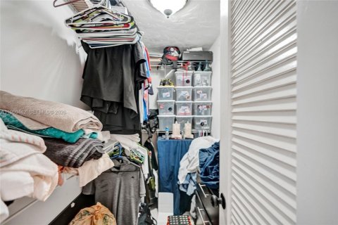 House in Tamarac, Florida 2 bedrooms, 120.22 sq.m. № 2027711 - photo 30