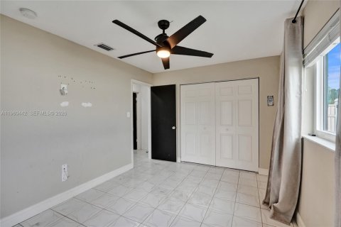 House in Tamarac, Florida 2 bedrooms, 120.22 sq.m. № 2027711 - photo 7