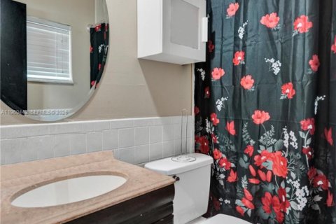 House in Tamarac, Florida 2 bedrooms, 120.22 sq.m. № 2027711 - photo 24