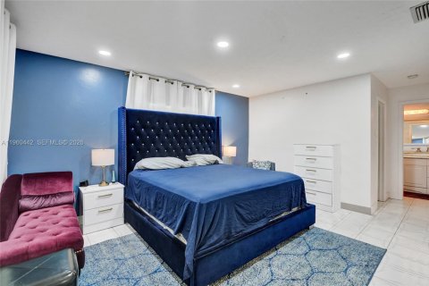 House in Tamarac, Florida 2 bedrooms, 120.22 sq.m. № 2027711 - photo 25