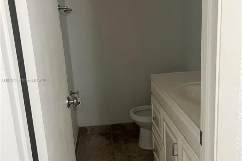 Condominio en venta en Sunrise, Florida, 2 dormitorios, 76.92 m2 № 2194962 - foto 15