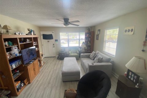 Casa en venta en Tampa, Florida, 4 dormitorios, 124.86 m2 № 2200804 - foto 6