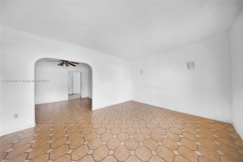 Immobilier commercial à vendre à Miami, Floride № 1987279 - photo 19