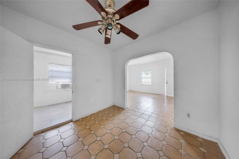 Immobilier commercial à vendre à Miami, Floride № 1987279 - photo 24