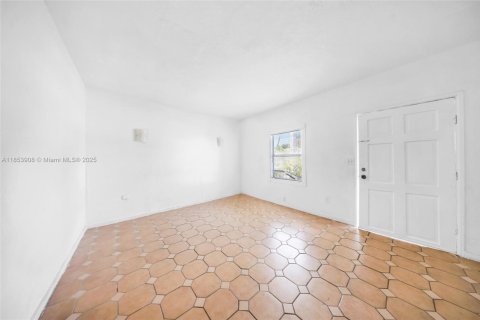 Immobilier commercial à vendre à Miami, Floride № 1987279 - photo 22