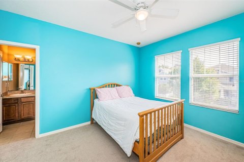 House in New Port Richey, Florida 4 bedrooms, 265.7 sq.m. № 1629470 - photo 15