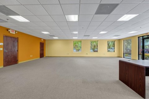 Immobilier commercial à louer à Oviedo, Floride: 110.46 m2 № 2416759 - photo 6