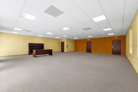 Immobilier commercial à louer à Oviedo, Floride: 110.46 m2 № 2416759 - photo 4