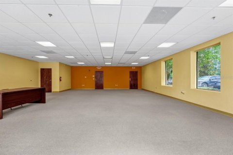 Immobilier commercial à louer à Oviedo, Floride: 110.46 m2 № 2416759 - photo 3