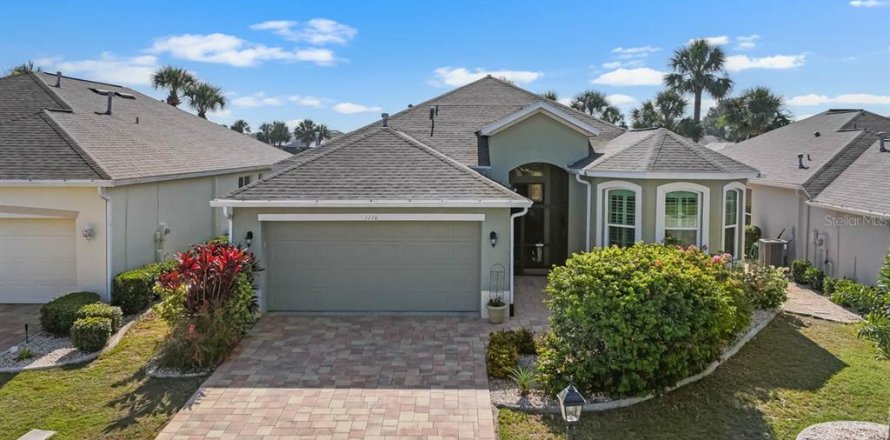 House in Sun City Center, Florida 2 bedrooms, 181.72 sq.m. № 1754532