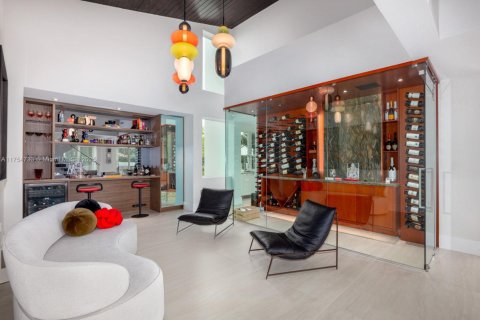 House in Coral Gables, Florida 6 bedrooms, 492.85 sq.m. № 1967000 - photo 19