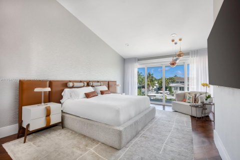 House in Coral Gables, Florida 6 bedrooms, 492.85 sq.m. № 1967000 - photo 25