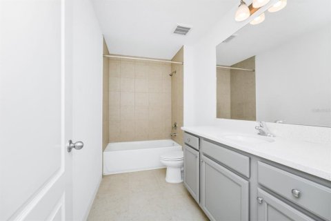 Townhouse in Davenport, Florida 3 bedrooms, 156.26 sq.m. № 1687614 - photo 26