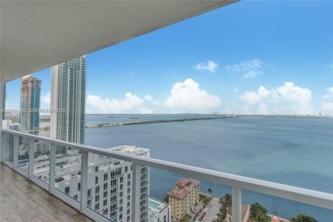 Condo in Miami, Florida, 3 bedrooms  № 2005189 - photo 2