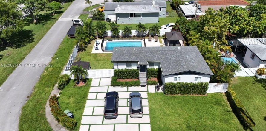 Villa ou maison à Miami, Floride 3 chambres, 102.19 m2 № 2254793