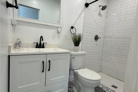 Villa ou maison à vendre à Miami, Floride: 3 chambres, 102.19 m2 № 2254793 - photo 16
