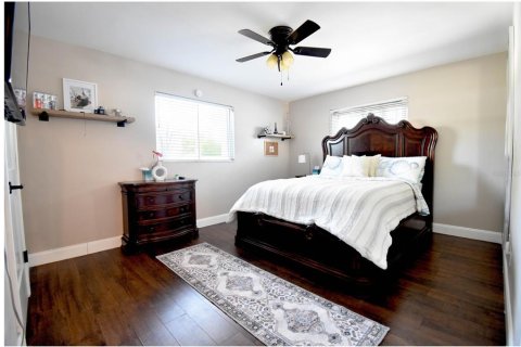 House in Clearwater, Florida 3 bedrooms, 125.42 sq.m. № 1740413 - photo 21