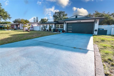House in Clearwater, Florida 3 bedrooms, 125.42 sq.m. № 1740413 - photo 4